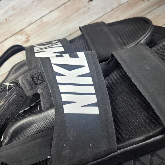 Nike Women's Size 10 Tanjun Comfort  Black/White Open Toe Sandals - Picture 2 of 10